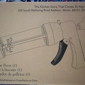 Pampered Chef Biscuit Press in Beige and Black